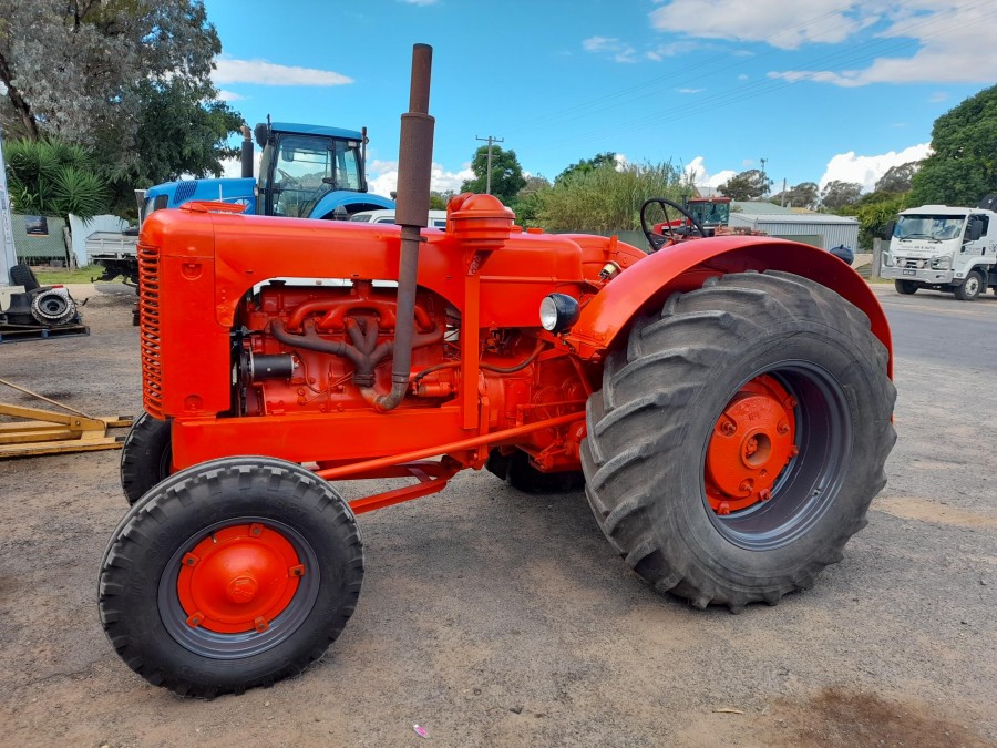 Case LA Tractor Restoration