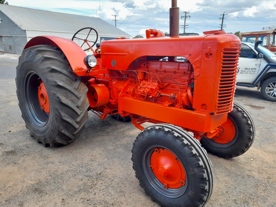 Case LA Tractor Restoration